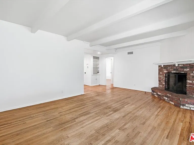 12818 Hatteras St — Photo 2