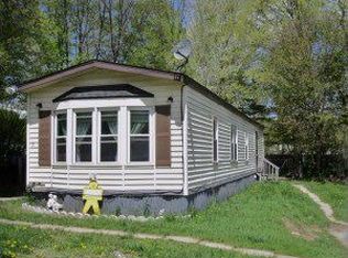 19 Lakewood Cir, Pittsfield, MA 01201
