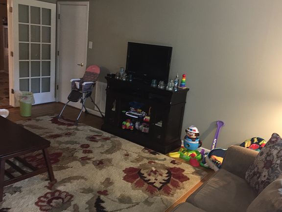 4th image of 1156 Cloverdale Dr