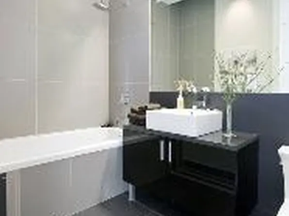 15 Roebling Street image 1 of 8