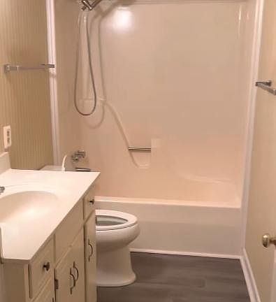 4th image of 550 Drayton Ave APT C