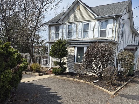 2nd image of 185 Washington Rd
