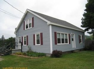 10 Robbins Ave, Dixfield, ME 04224