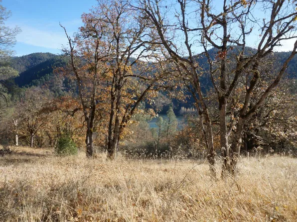 390 Lakeview Ter, Lewiston, CA 96052