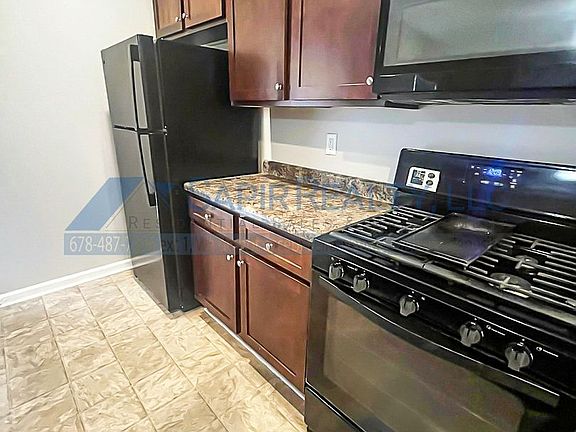 5th image of 2517 Shropshire Pl
