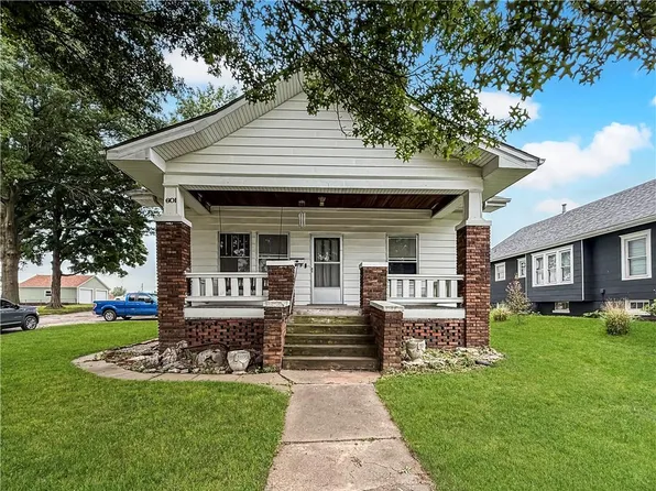601 W 22nd St, Higginsville, MO 64037