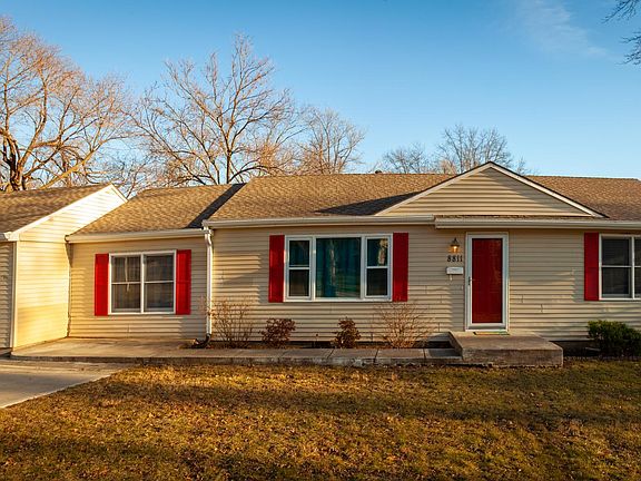 2nd image of 8811 Hemlock Dr