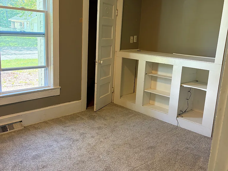 671 Independence Ave N #1 — Photo 9