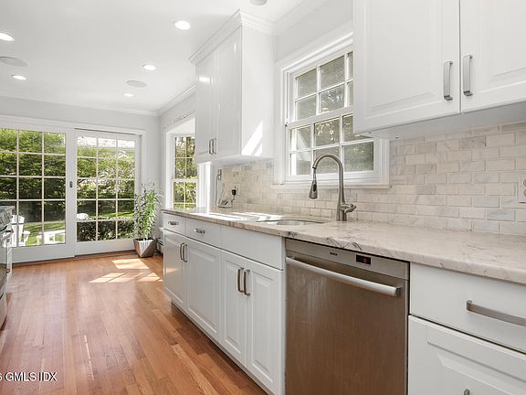 4th image of 29 Coventry Ln