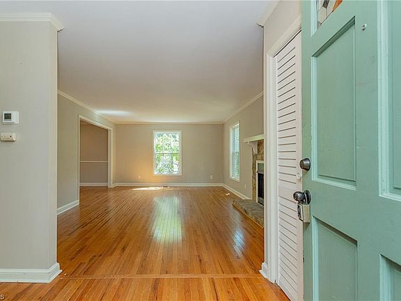 4th image of 112 Brandon Ln