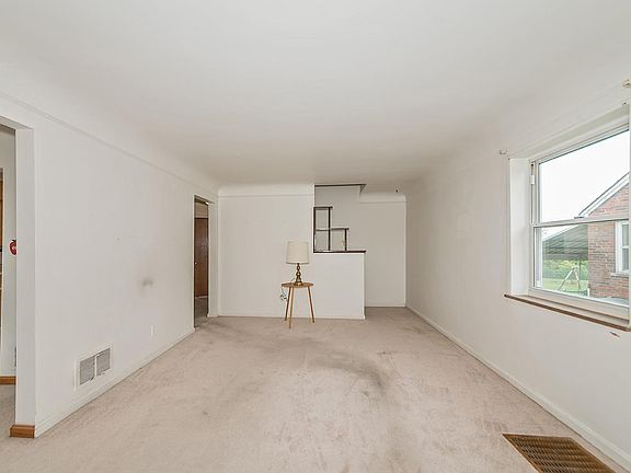 5th image of 6311 Stover Ave