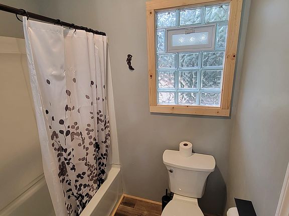 3rd image of 32451 Bryant St Unit A