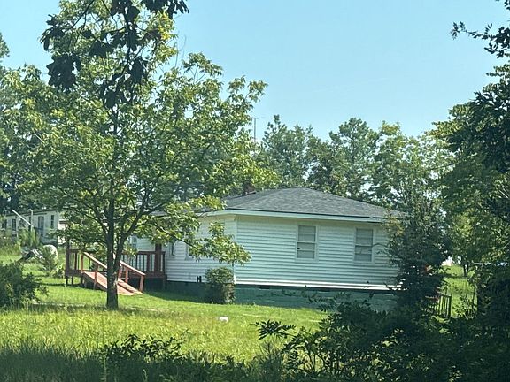 2nd image of 812 Old Blair Rd