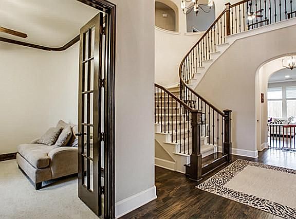 4th image of 15076 Bardwell Ln