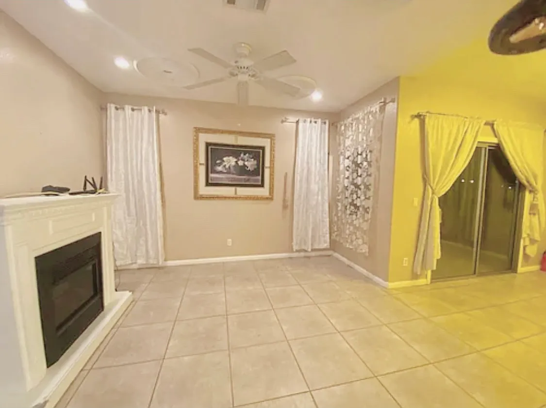 2789 Canonero St — Photo 3