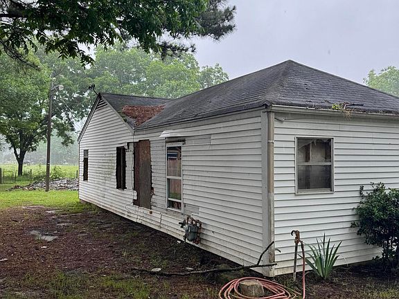 2nd image of 159 Croft Rd