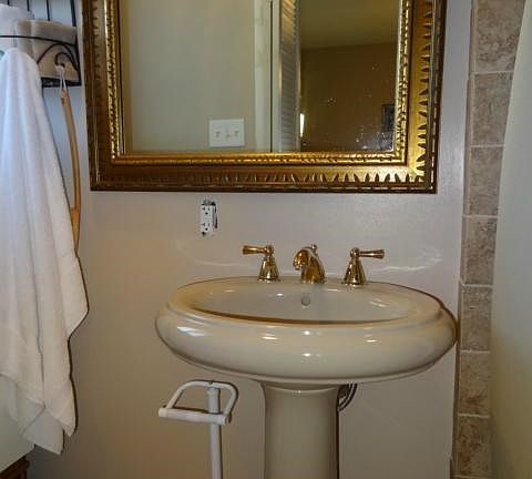 5th image of 33862 Lincoln Dr