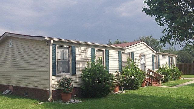 1st image of 587 Dena Cir NE