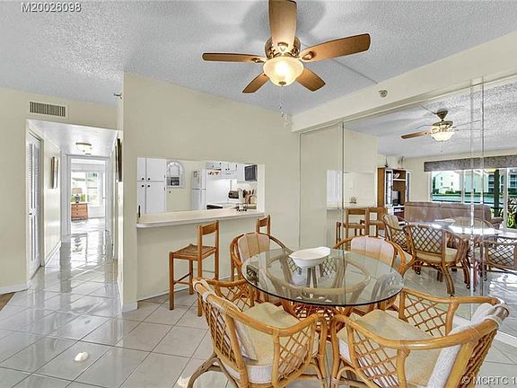 5th image of 4452 NE Ocean Blvd Building 107-H-1