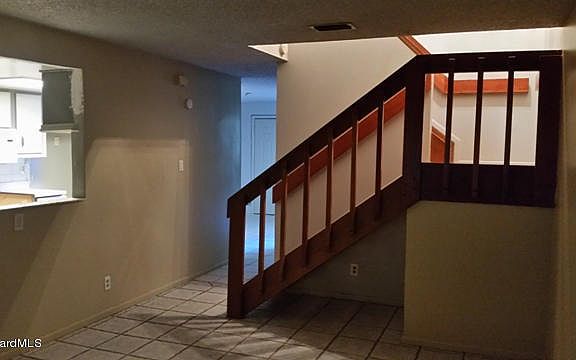 4th image of 8717 Bay Ct