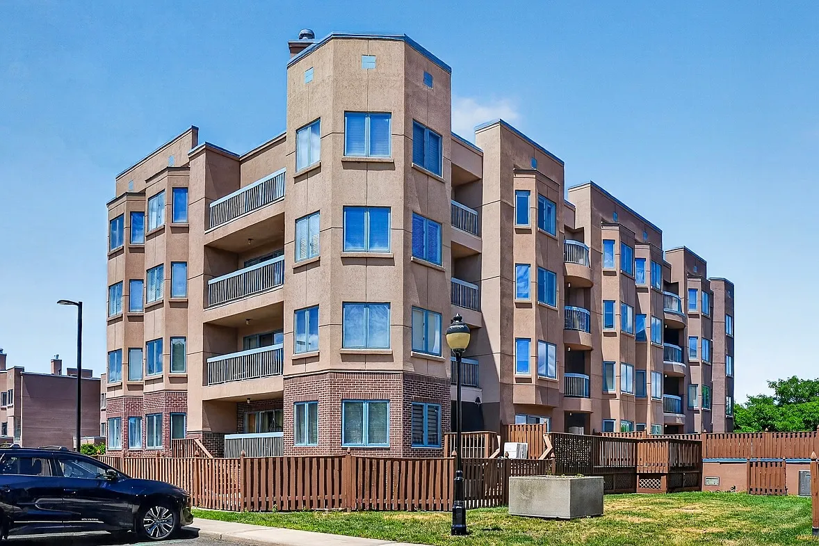 2 bed, $2,600 — Photo 1