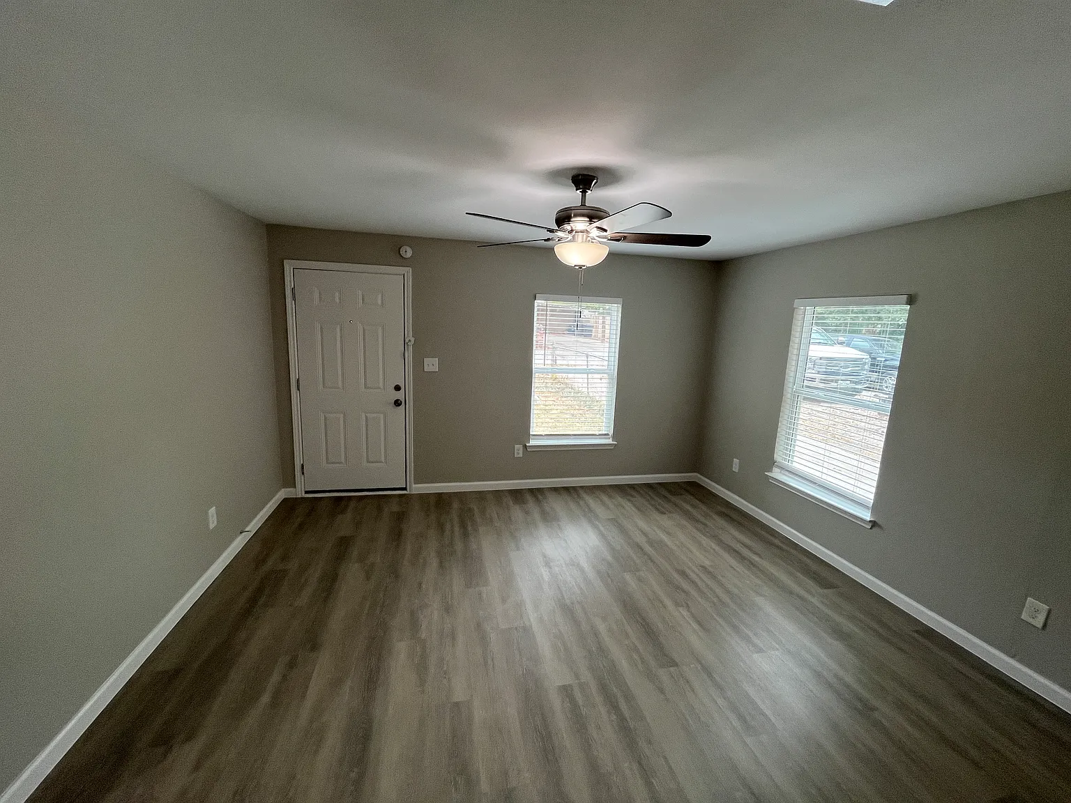 3 bed, 992 sqft, $1,650 — Photo 4