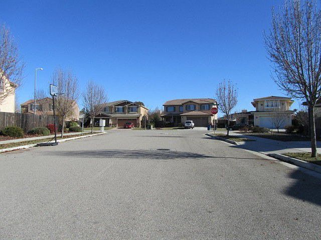 2nd image of 922 Larable Ct