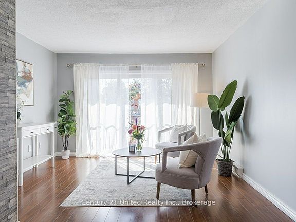 4th image of 136 Ware St #302