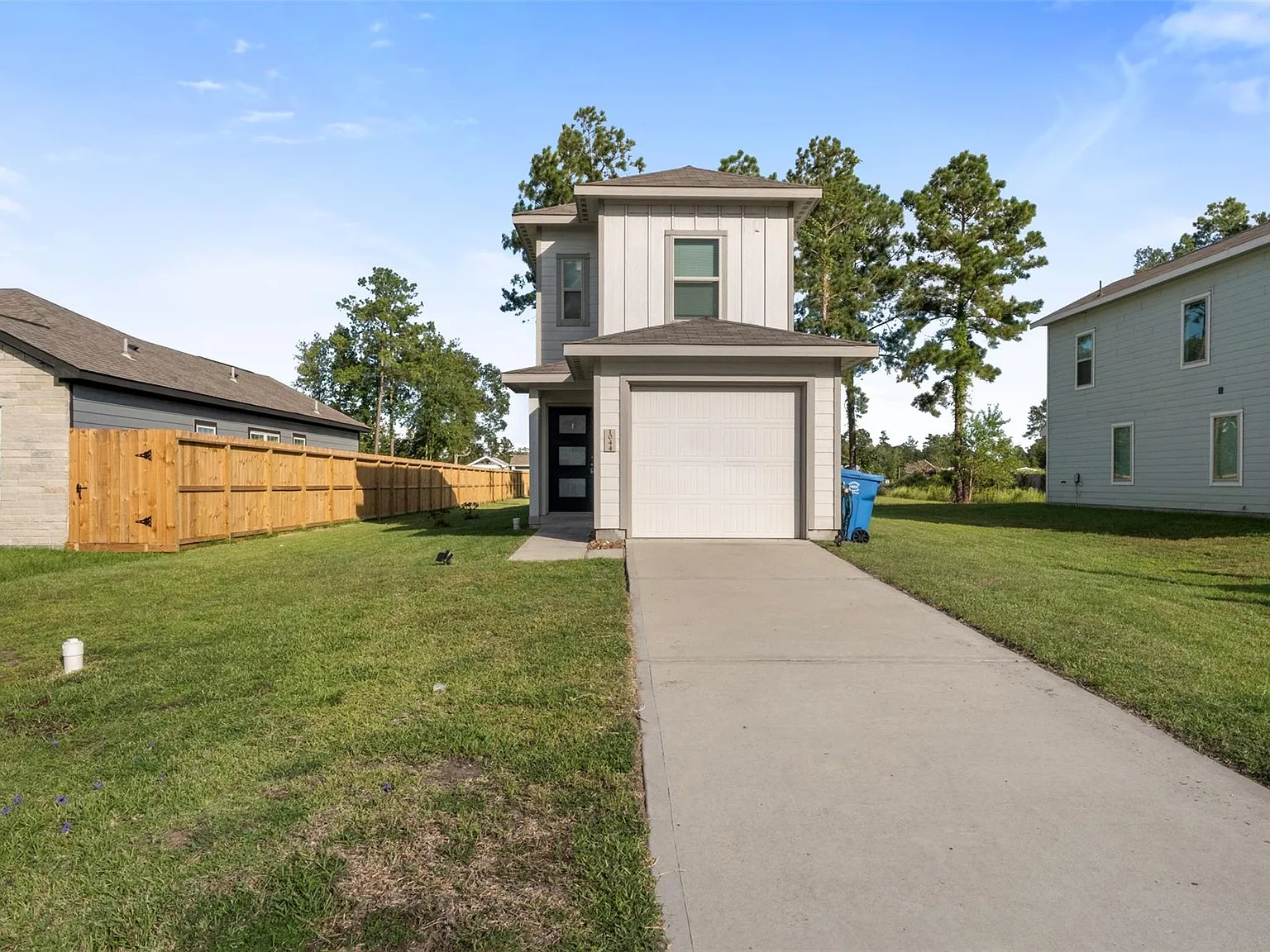 2 bed, 2.5 bath, 1013 sqft, $1,675 — Photo 1