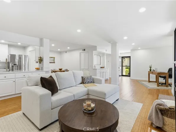 2234 Martinique Ln, Oxnard, CA 93035