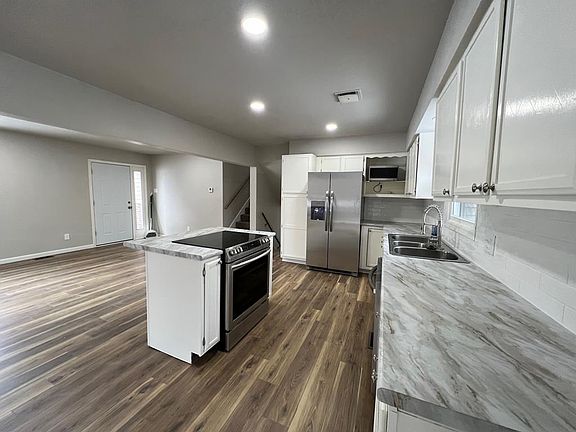 3rd image of 19468 White Oak Trl