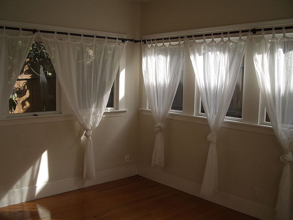 2nd image of 121 W 6th Ave