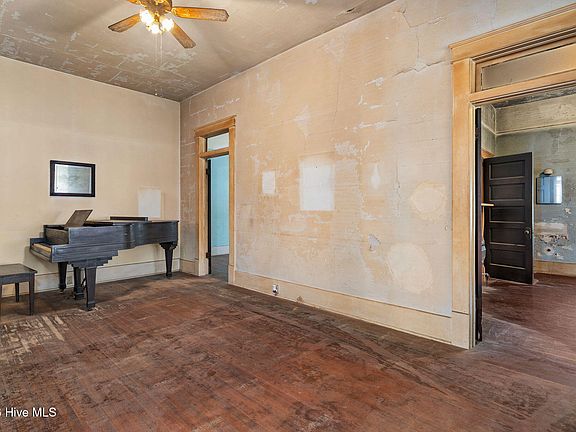 17th image of this home