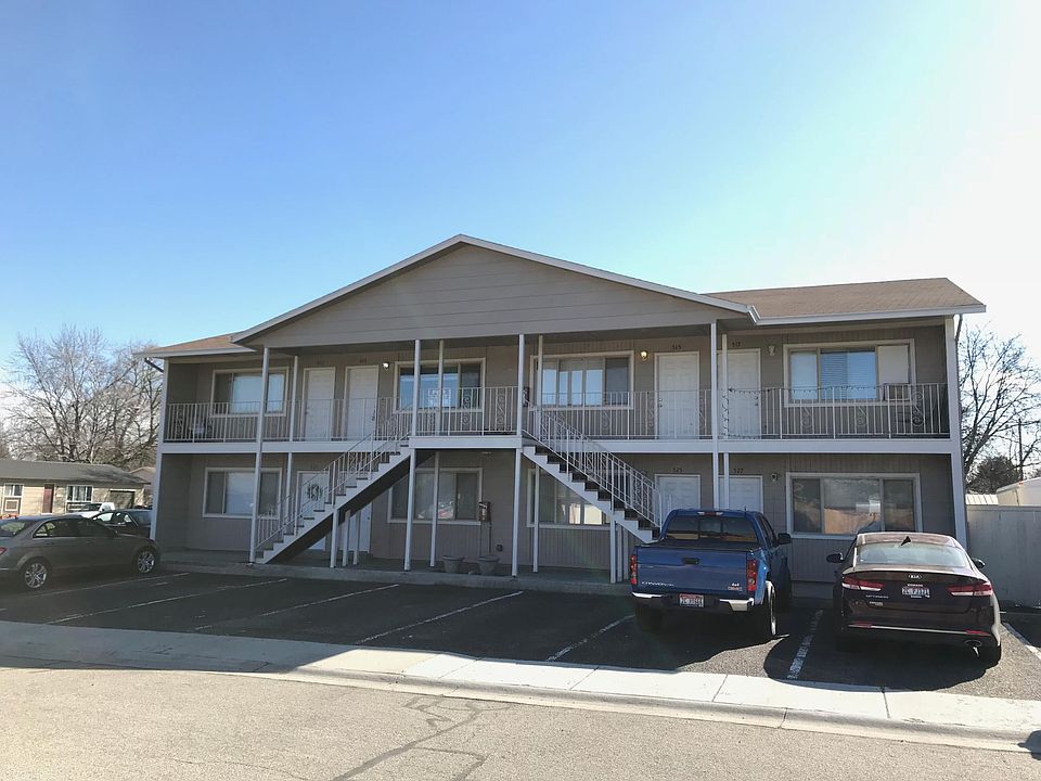 Exterior, 511 is the upper, left unit so there is room on the balcony for a couple chairs at the end.