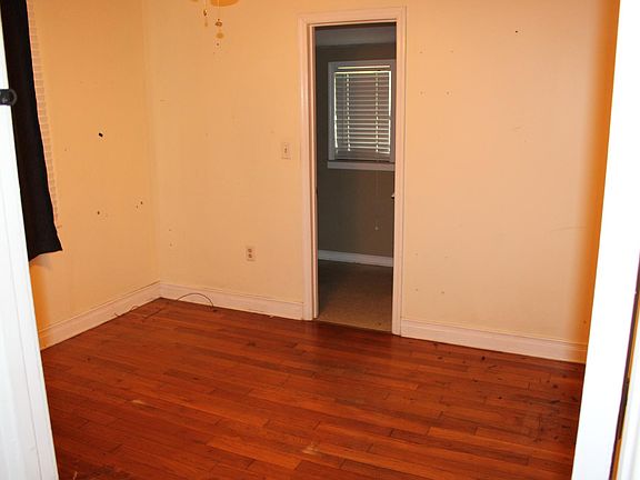 2nd image of 1712 King Woods Dr