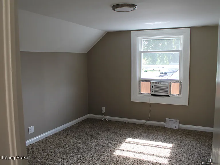 528 Harris Pl — Photo 18