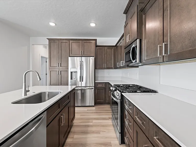 8209 W Pacific Yew St — Photo 3