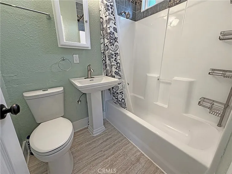 810 Pine St — Photo 11