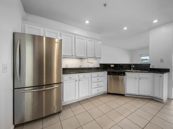 252 The Promenade image 10 of 28