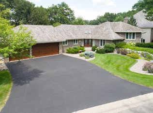 11668 Tanglewood Dr, Eden Prairie, MN 55347
