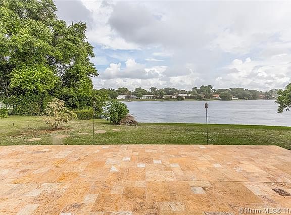 3rd image of 14601 Sabal Dr