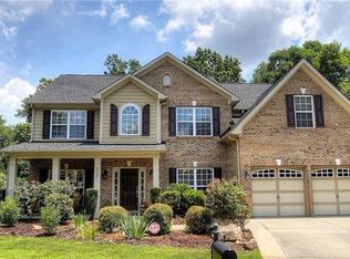 2121 Willowcrest Dr, Waxhaw, NC 28173