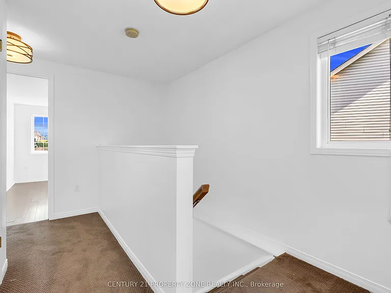 75 Benjamin Cres — Photo 21