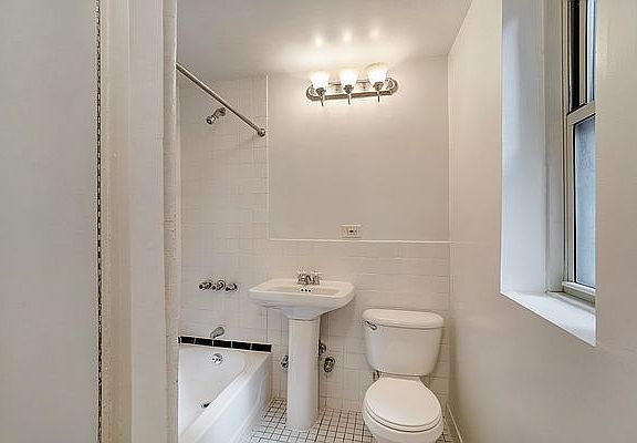5th image of 30 E End Ave APT 4H