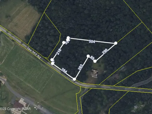 428 Sawmill Rd, Stroudsburg, PA 18360