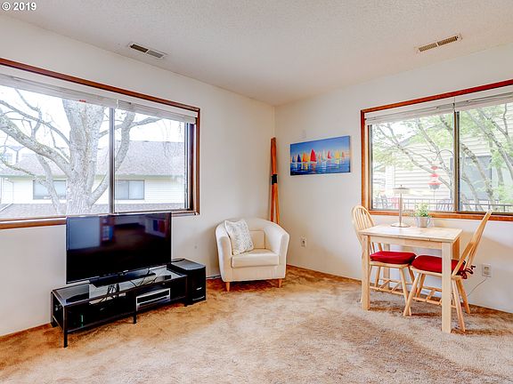 5th image of 389 N Hayden Bay Dr