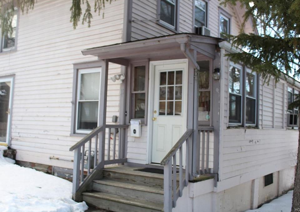 1st image of 10 Willis Ave