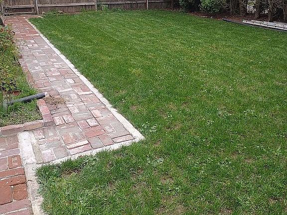 Large side yard, 
RV parking
