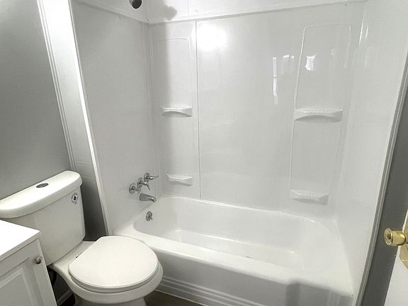 4th image of 704 W 18th St #1
