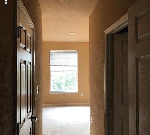 4th image of 8539 GATE Parkway #428